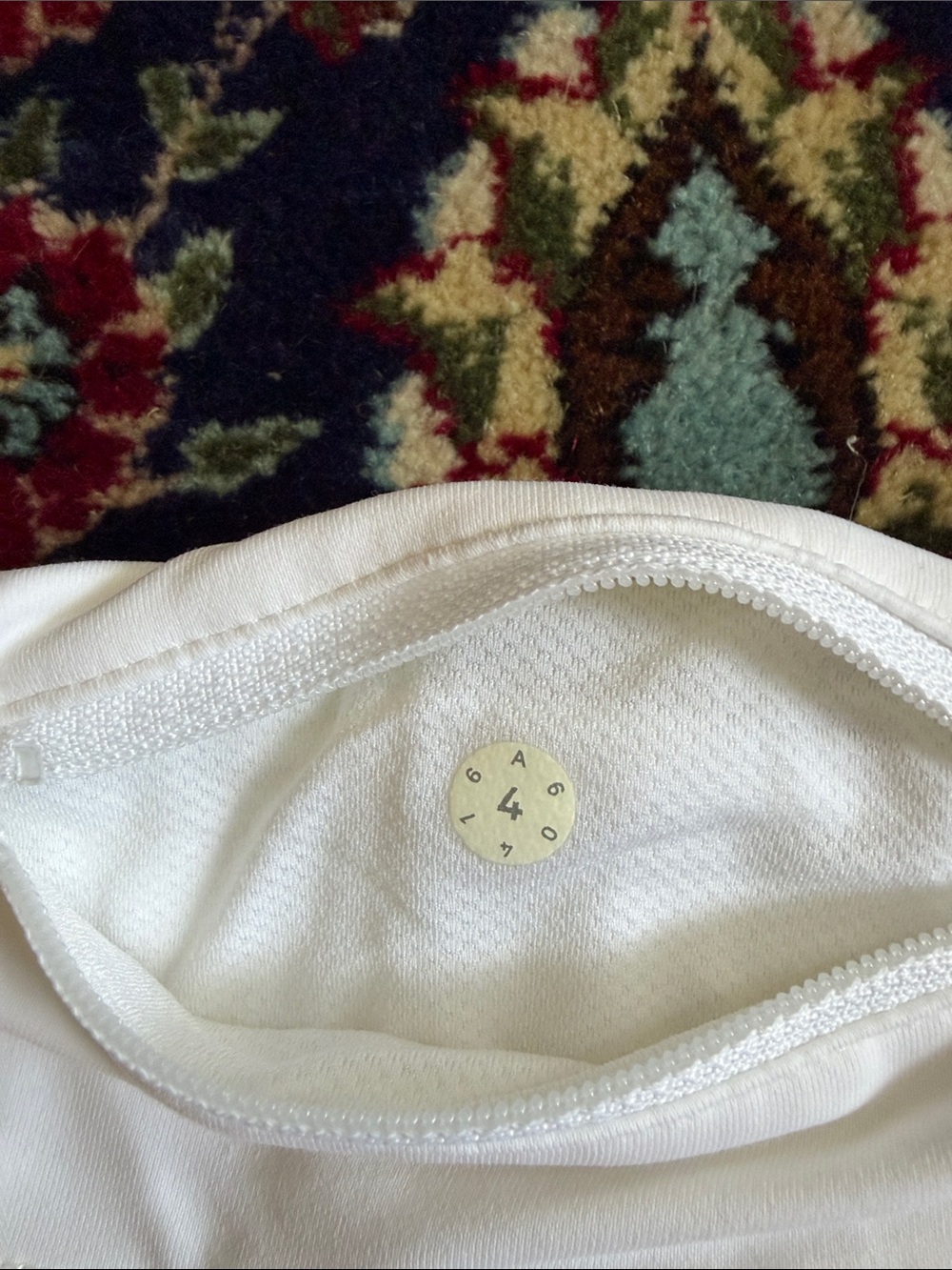 Lululemon Speed Short (Original) White, size 4, 2-way stretch - Picture 5 of 10